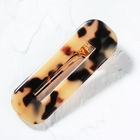 ⚜️[𝟯/$𝟭𝟴]⚜️Tortoise Acrylic Beige Hair Clip NEW - Picture 4 of 7